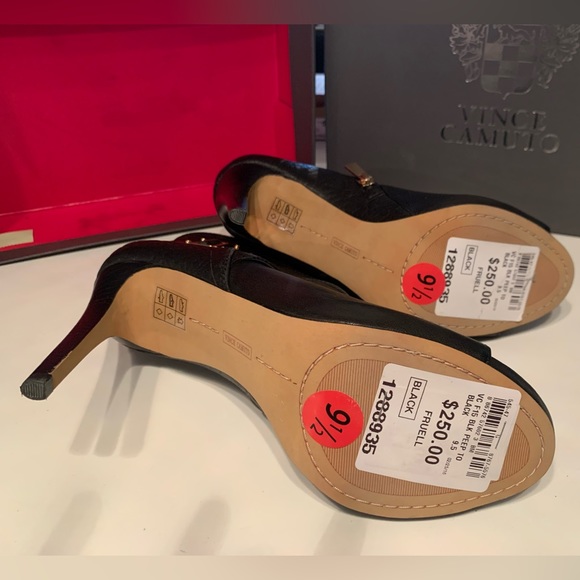 Vince Camuto black leather booty size 9.5 with side zipper, gold buckle detail - Picture 4 of 5